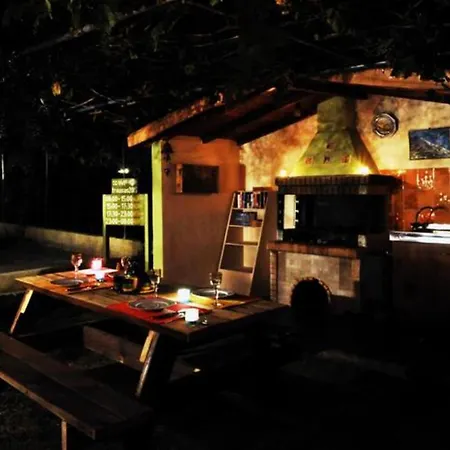 House!!! アパート Sfakerá