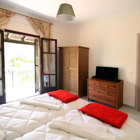 Apartment House!!! Sfakera